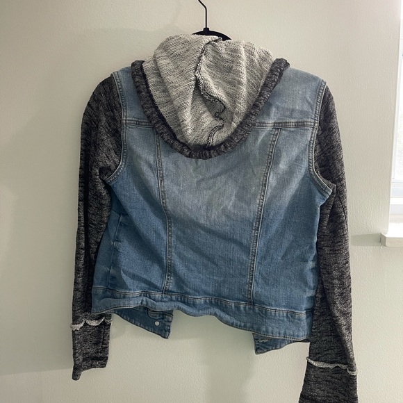 Denim jacket with fabric sleeves - Picture 4 of 6